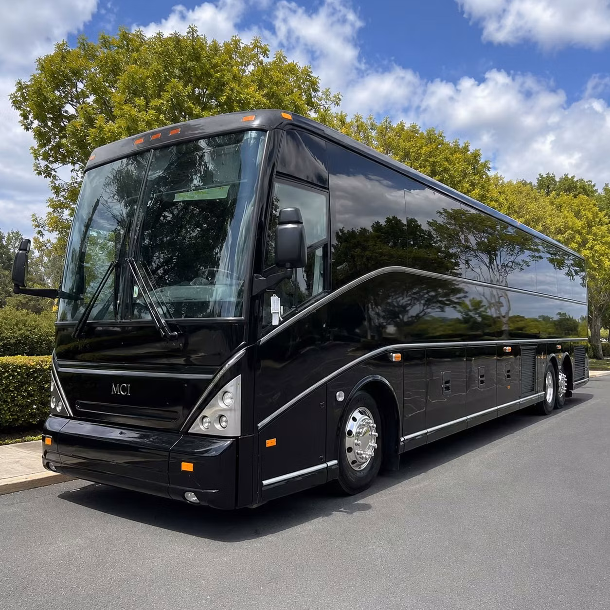 concert buses to chicago venues from kenosha wrigley field united center and beyond