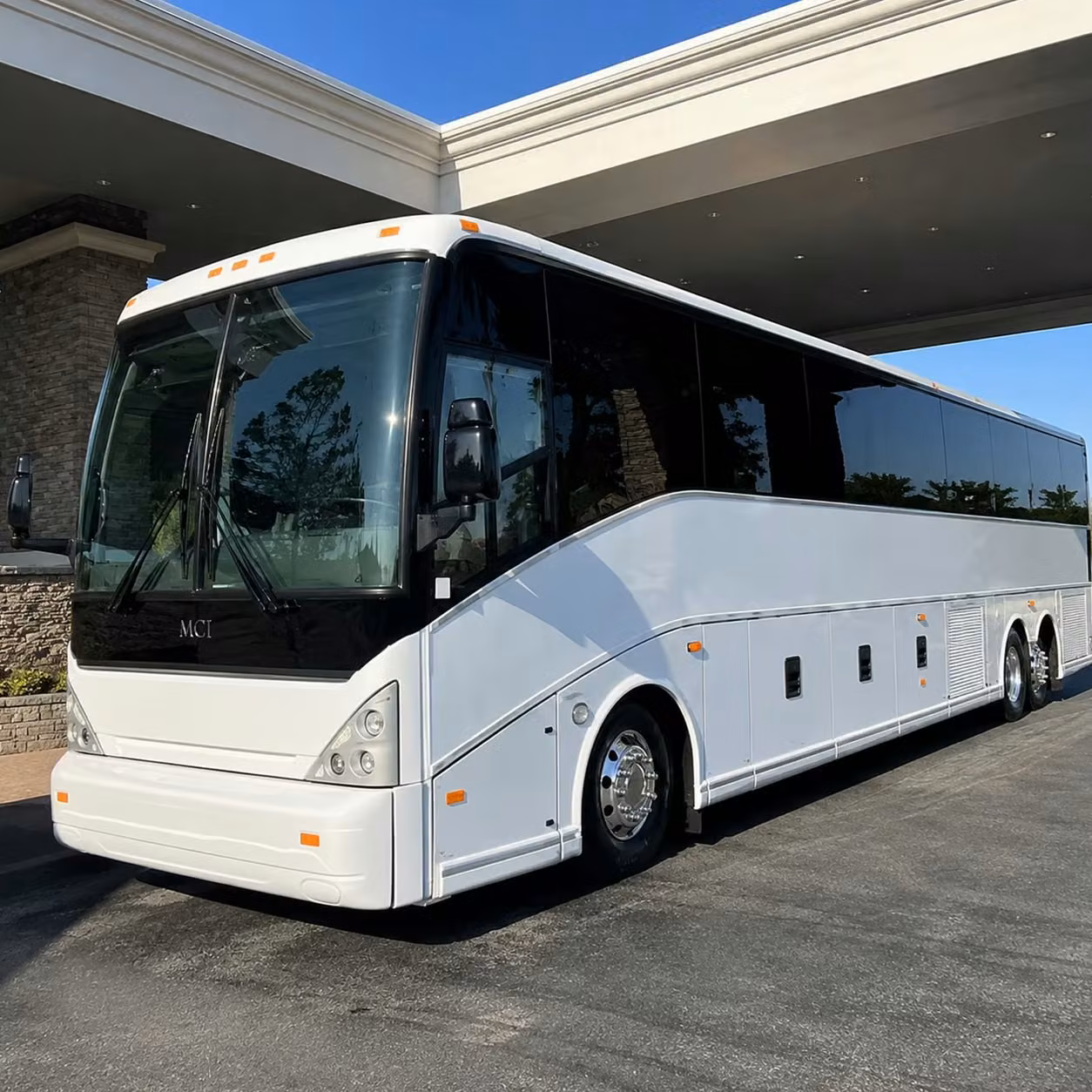 corporate airport shuttles for kenosha businesses and work groups