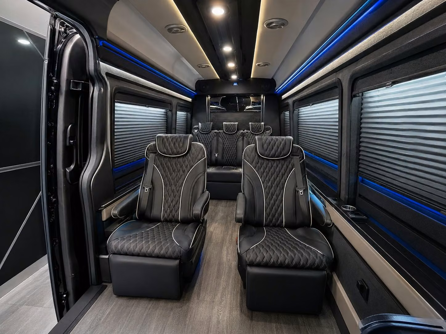 hotel to airport shuttles for kenosha visitors and convention groups