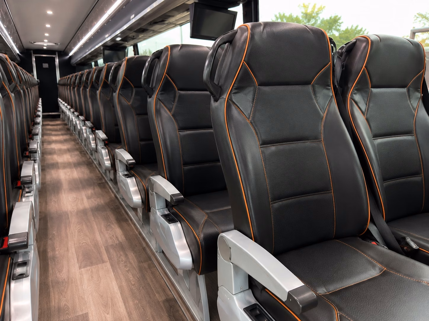kenoshacharterbus com makes booking kenosha charter buses for prom groups fast and stress free