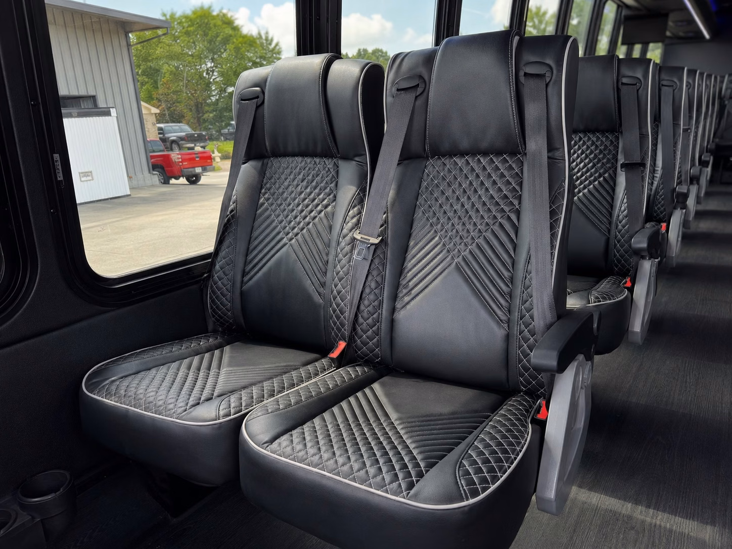 minibus rentals in kenosha for smaller prom groups who want a private ride