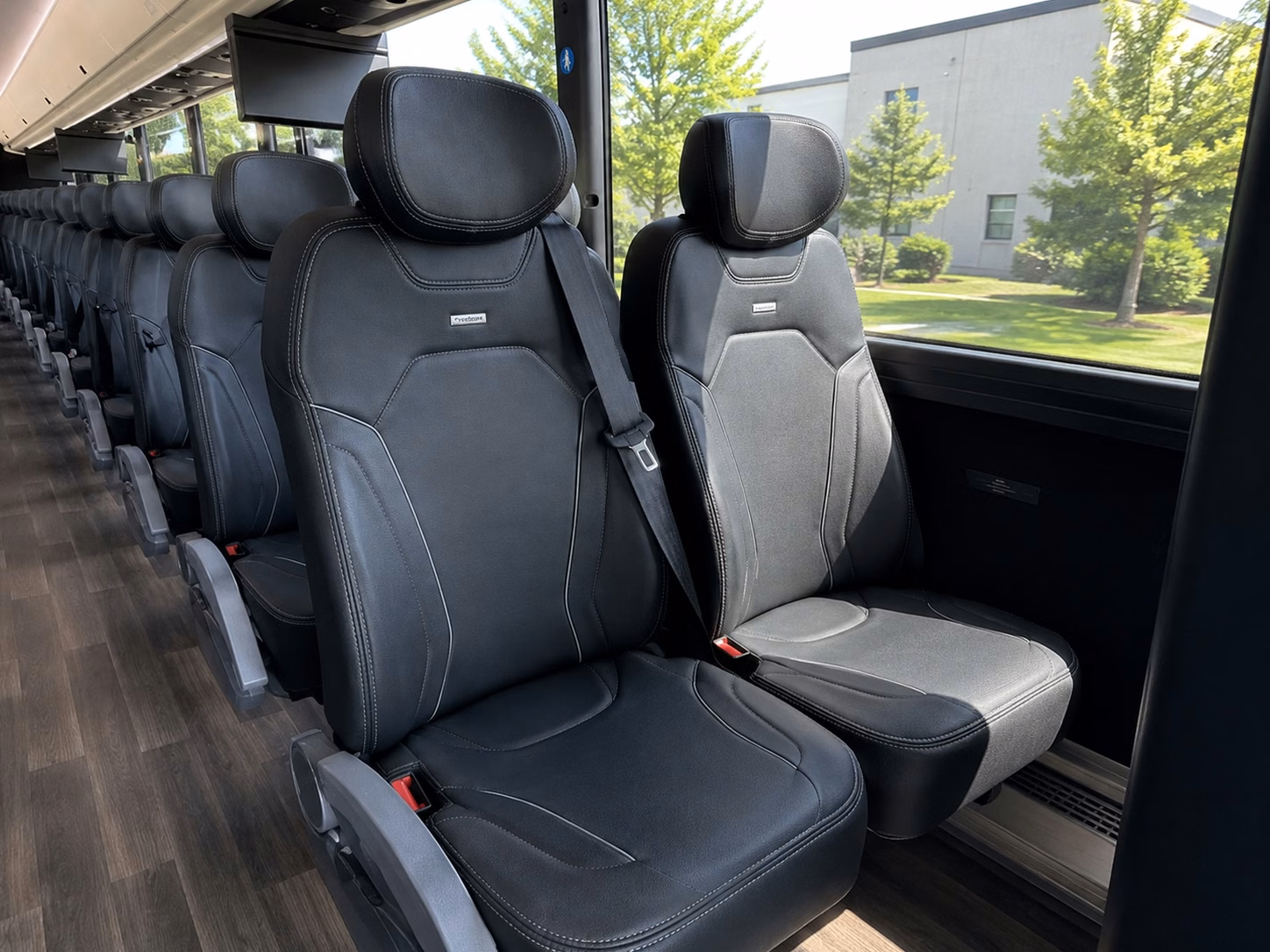 shuttle your wedding guests between kenosha hotels and your venue without the headaches